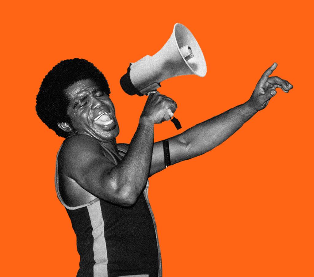 Colagem em foto de James Brown com megafone